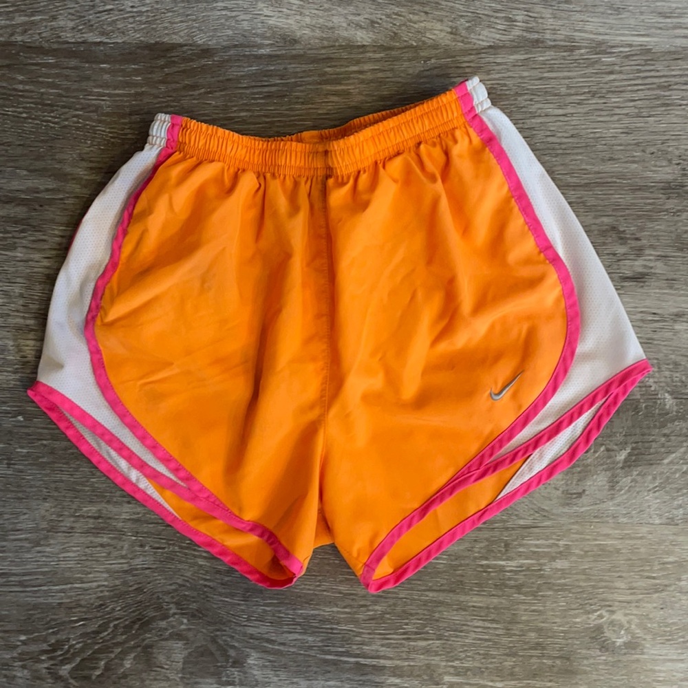 NIKE women’s running shorts, XS - Picture 7 of 8
